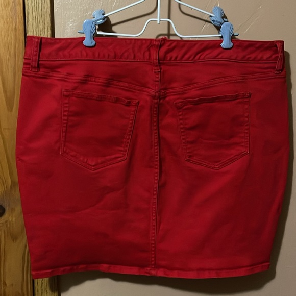 TORRID size 20 red jean skirt in excellent condition - Picture 4 of 4